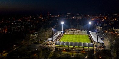 Modernizacja oświetlenia na stadionie dobiega końca-113271