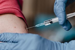 Nowa metoda oszustów. Tak próbują „oskubać” seniorów-113388