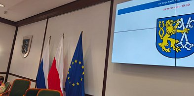 Krzyż zniknął z sali obrad rady po remoncie. Radni PiS chcą wyjaśnień-113396