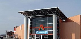 Węgrzy przejmą legnicki Auchan?
