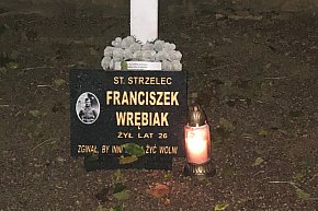 Legniczanin oddał hołd bohaterom spod Montbard-23243