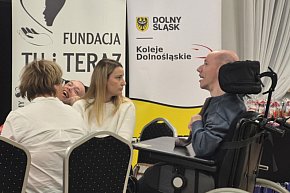 Przedświąteczne spotkanie przy jednym stole-23610