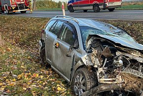 Dachowanie na krajowej 94 w Lipcach. Jedna osoba trafiła do szpitala-116573