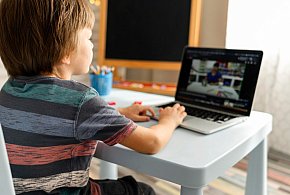 Popularni influencerzy mogą mieć kłopoty. Treści dla dzieci budzą kontrowersje-117464