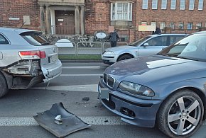 Wystarczyła chwila nieuwagi i zakończył jazdę na zderzaku Toyoty-117797