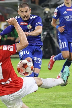 Miedź wygrała u siebie z Wisłą Kraków-22705