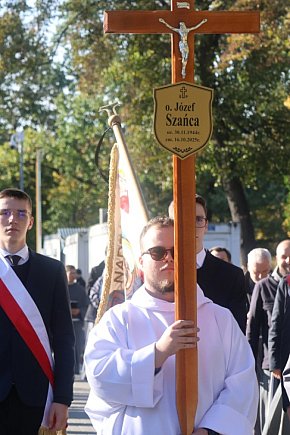 Legnica oddała cześć zmarłemu duchownemu-23139