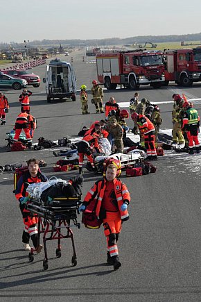 Tak wyglądały ćwiczenia na wrocławskim lotnisku-23244