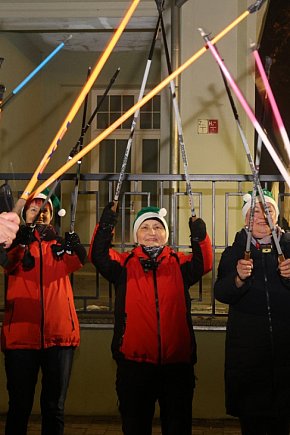 Mikołaj z Drapikami zakończył cykl Nordic Walking-23463