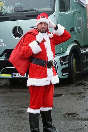 Drogowi Mikołajowie z prezentami-23621