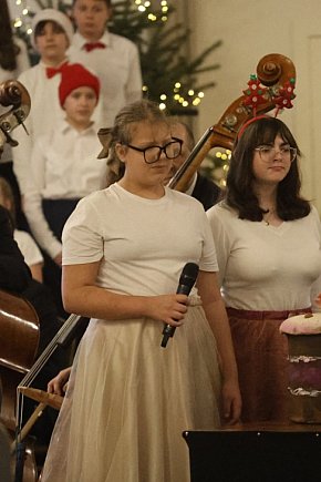 „Opowieść wigilijna” zachwyciła w Sali Królewskiej-23626