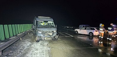 Poślizg za poślizgiem. Groźne zdarzenia na A4 i przy stacji paliw