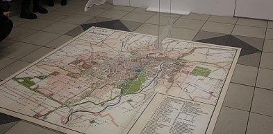 Woda która łączy pokolenia i narody: niezwykły wernisaż w Galerii Ring