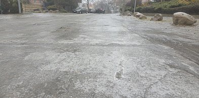 Czarny czwartek na drogach Legnicy i powiatu czyli seria kolizji przez lód