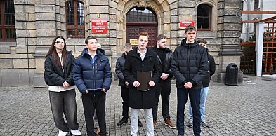 „Nazwano mnie nazistą”. Zarzucają radnym przyzwolenie na hejt