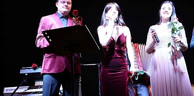 Zaśpiewali francuskie przeboje przed pełną salą