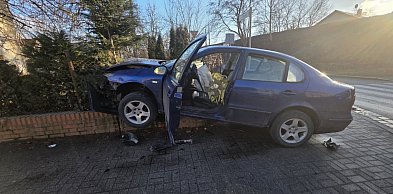 Szaleńcza ucieczka przed policją zakończyła się na ogrodzeniu