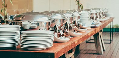 Jakie podgrzewacze wybrać do utrzymania temperatury jedzenia przez długie godziny?