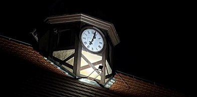 Po latach milczenia zegar na ratuszu w Prochowicach ponownie zaczął działać