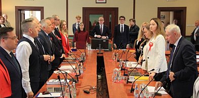 Budżet i prognoza finansowa w porządku piątkowej sesji