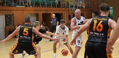 Pewne zwycięstwo koszykarzy legnickiego Basketu w Zielonej Górze