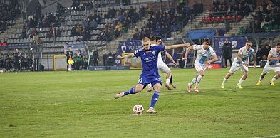 Miedź wyszarpała zwycięstwo! Milos Jovicić bohaterem