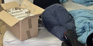 Miał w mieszkaniu narkotyki i nielegalne papierosy. Grożą mu 3 lata
