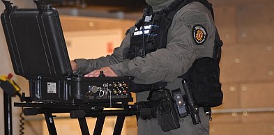 „Żart” o bombie uruchomił procedury i skończył się mandatami