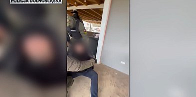 Legniccy kryminalni pomogli „łowcom głów” dopaść skazanego przestępcę