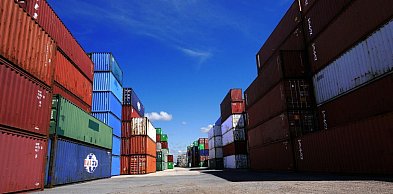 Wynajem kontenerów w Międzyborzu – jak sprawnie pozbyć się gruzu