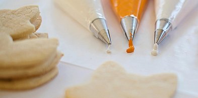 Dekorowanie tortów i deserów - czym są tylki cukiernicze i jak ich używać?