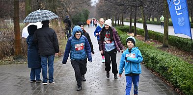 Mimo niepogody pokonali symboliczny kilometr dla „Otwórz Serce”
