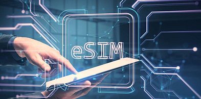 Jak technologia eSIM na zawsze kończy erę drogiego roamingu