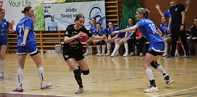 Eisberg Dziewiątka nie zwalnia tempa. Pewne zwycięstwo na własnym parkiecie