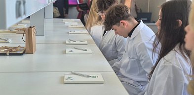 KGHM stworzył pracownię w II LO. Nauka wchodzi tam na nowy poziom