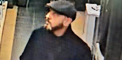 Policja szuka mężczyzny po kradzieży w jednym ze sklepów