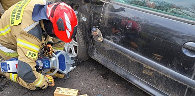 Trzy dni ćwiczeń na wrakach aut. Strażacy testowali nowy wóz