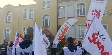 Rozmowy w PeBeKa zakończone fiaskiem, związki szykują referendum strajkowe