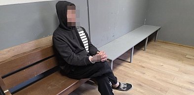 Nie zatrzymał się i wcisnął gaz. Po pościgu trafił do aresztu