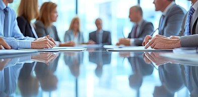 Czym różni się upadłość od postępowania sanacyjnego — przewodnik dla przedsiębiorc