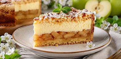 Serniko-jabłecznik na kruchym spodzie — wiosna na talerzu