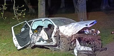 Nocny pościg zakończony wypadkiem. Kierowca w szpitalu