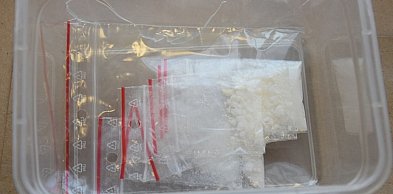 Blisko kilogram narkotyków i tysiące w kilku walutach. Grozi mu 10 lat