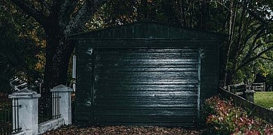Garaż blaszany – czy to nadal tymczasowe rozwiązanie? Przewodnik