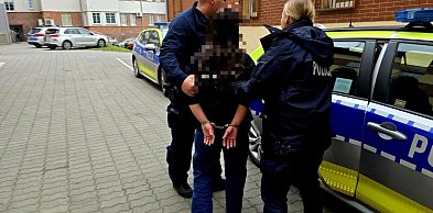 Sąd aresztował 43-latkę po ataku na kuriera w Chojnowie