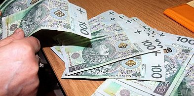 Straciła ponad 8,5 tysiąca złotych po rozmowie z „doradcą”