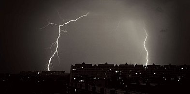 Wieczorem nad Legnicą mogą przejść burze z ulewami i silnym wiatrem