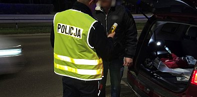 Fordem Transitem od lewej do prawej. Kierowca miał ponad 1,5 promila