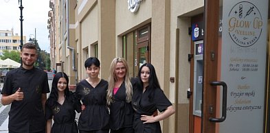 Salon Glow Up Veeline przygotował konkurs na Dzień Mamy i Taty