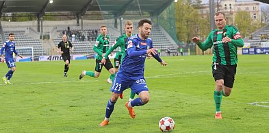 Wielka bitwa o baraże w Legnicy, Miedź gra z Ruchem o wszystko